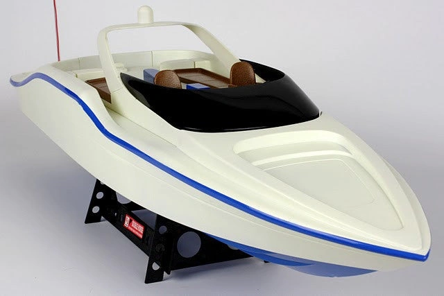 Epic RC Speed Boat - Race Ready, Ready to Rip!